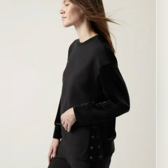Athleta Retroplush Velvet Crewneck Sweatshirt Black Snap Button Side Slit - Picture 1 of 13
